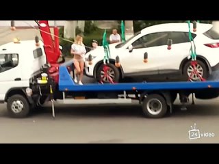 striptease in the center of moscow on a tow truck